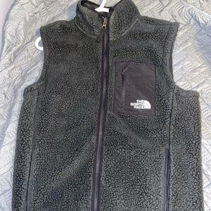 Size small North face fleece vest, brand new never worn!